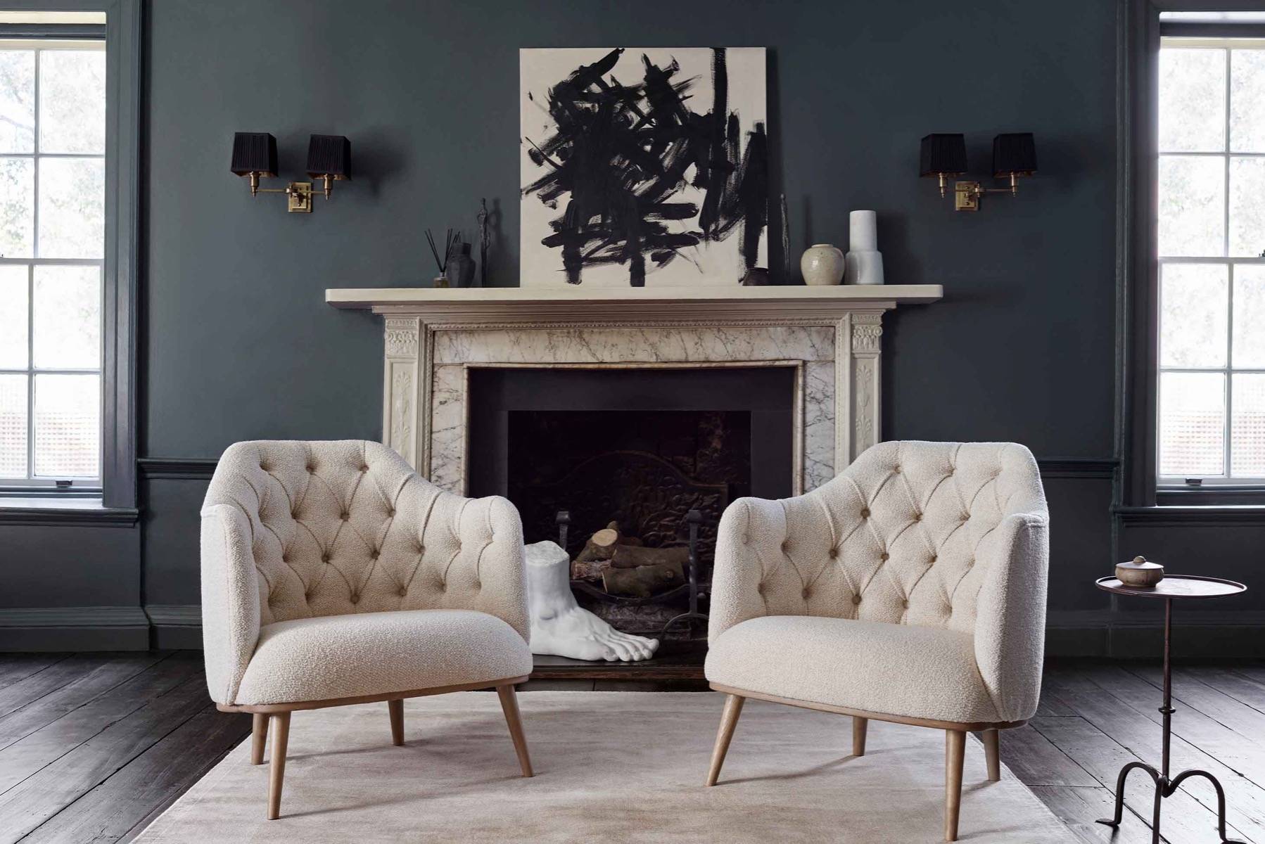 Buttoned armchair best sale